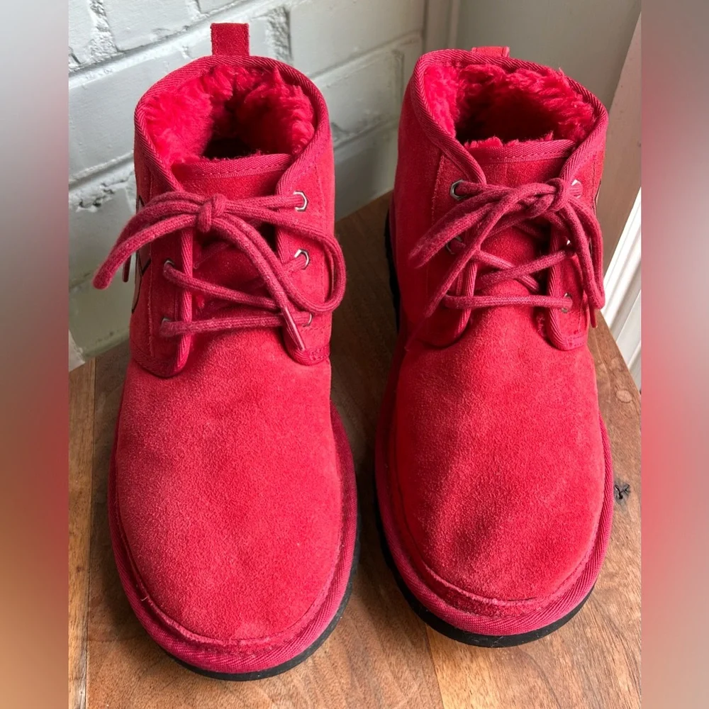 UGG Men's Neumel Graphic Outline Chukka Boot‎ Samba Red/Black Suede 8